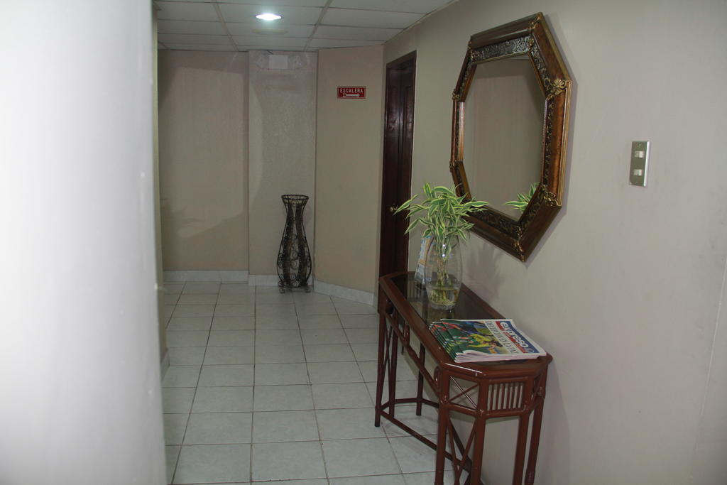 جواياكيل Hotel La Torre المظهر الخارجي الصورة