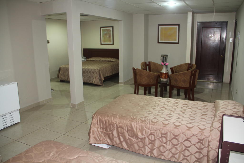 جواياكيل Hotel La Torre الغرفة الصورة