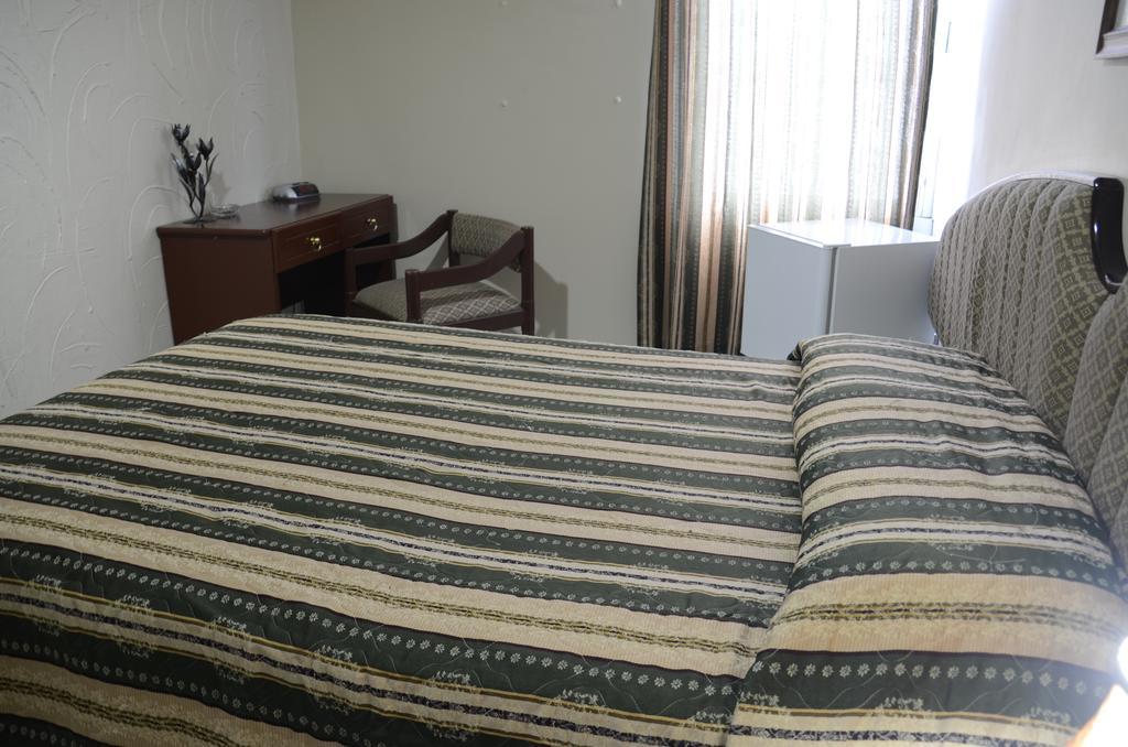 جواياكيل Hotel La Torre الغرفة الصورة